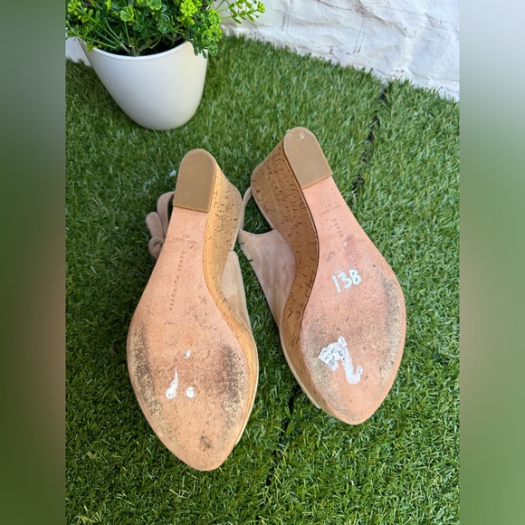 Veronica Beard
Dali Sand Suede Peep-Toe Wedge Platform Sandals size 8 women - Picture 15 of 15
